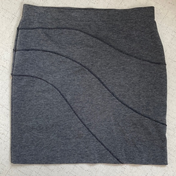 Simply Vera Vera Wang Dresses & Skirts - Simply Vera Charcoal Gray Skirt